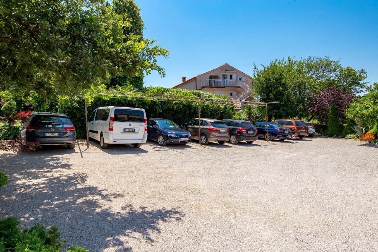 Apartment Skaline Malinska Exterior foto